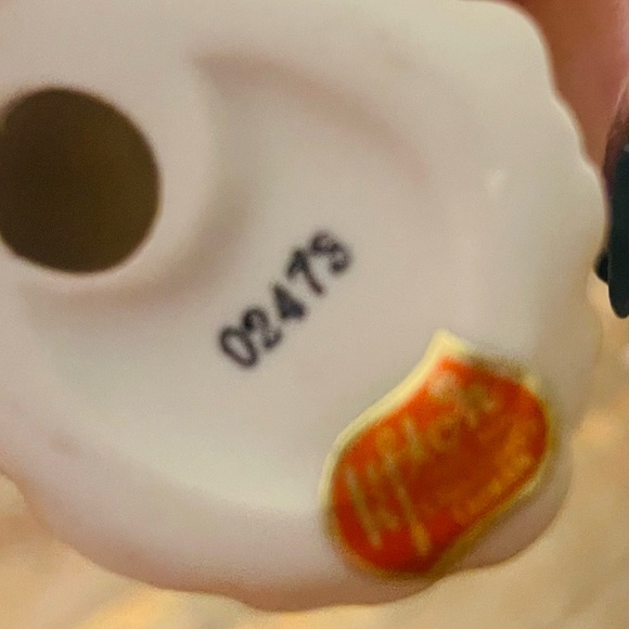 Collector’s Item-Fenton China -Angel playing Harp excellent condition like new - Picture 6 of 7